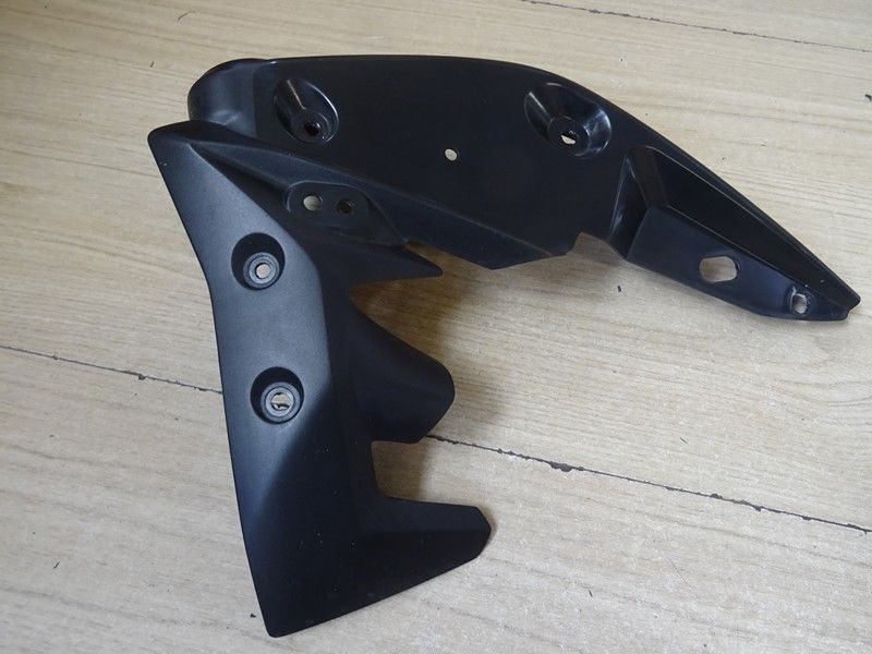 Ecope gauche de radiateur Triumph 1050 Speed Triple 2011/2014