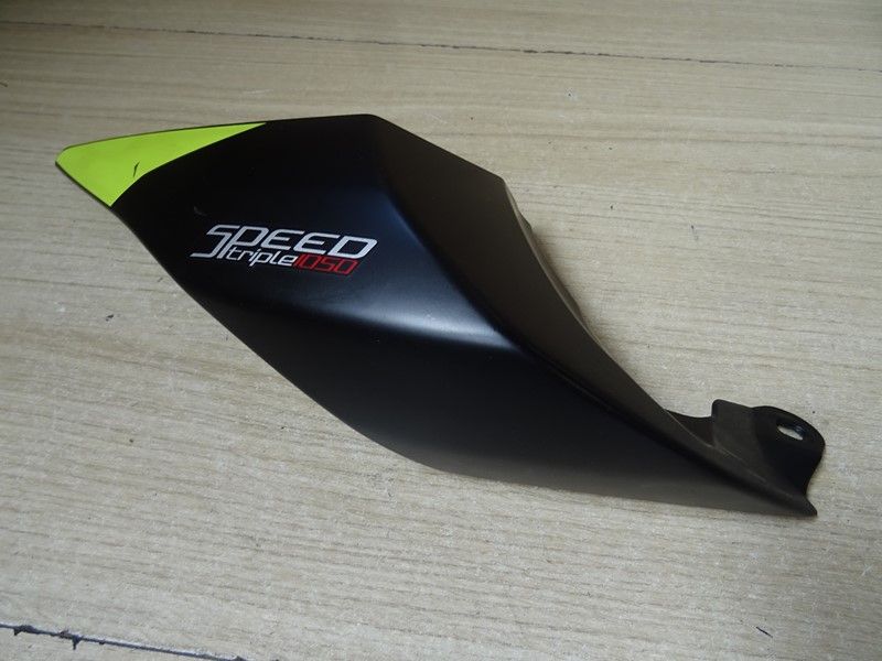Cache latéral arrière droit Triumph 
1050 Speed Triple 2015/2017
