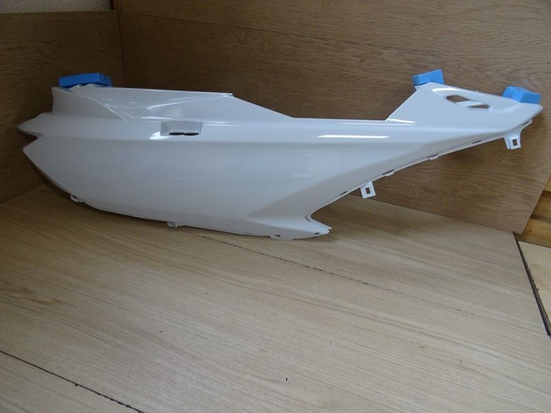 Carénage arrière droit Suzuki AN 650 Burgman 2013/2017 (47111-26J00-RB5)