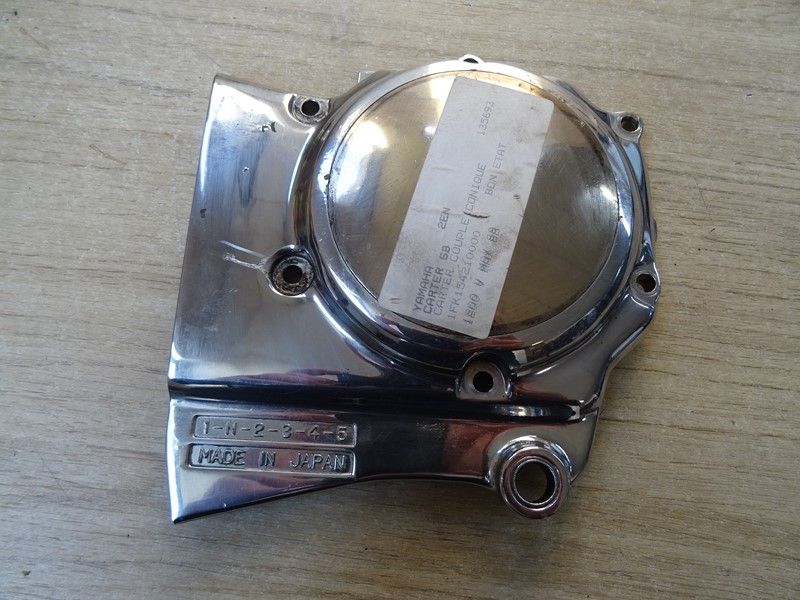 Carter de sortie de boite chromé Yamaha 
1200 VMAX type 2EN et 3LR 1986