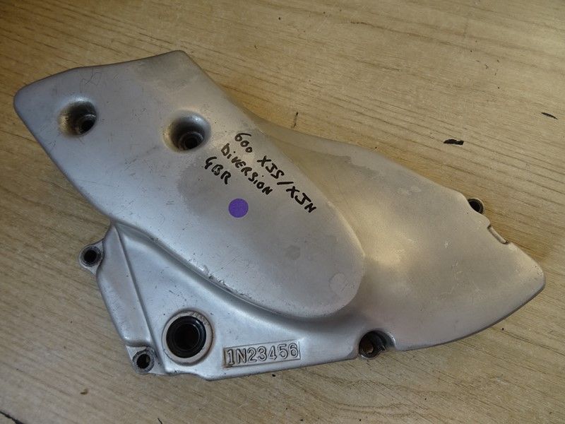 Carter de sortie de boite Yamaha 
600 XJN et 600 XJS type 4BR,4LX et RJ016 1991/2002