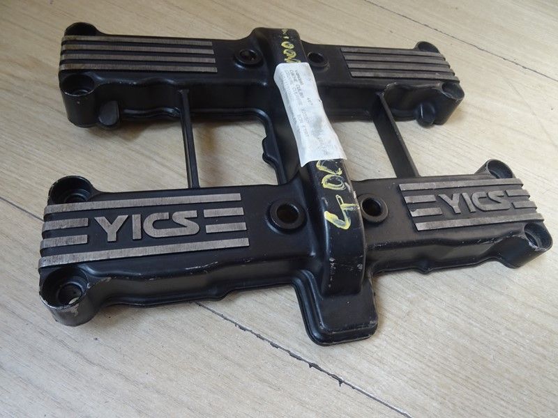 Cache culbuteur Yamaha 
400 XJ type 4V7 1981/1983
