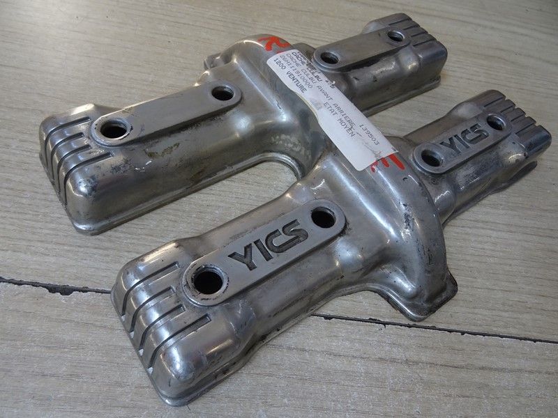 Cache culbuteur avant Yamaha XVZ 1300 Venture type 3JT 1989/1993
