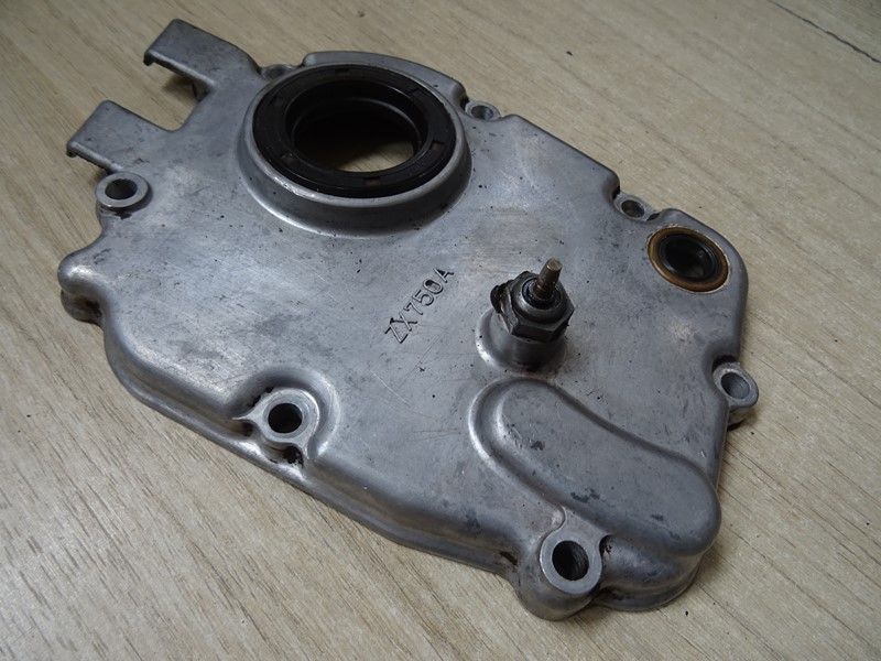 Carter de sortie de boite, partie interne Kawasaki 
750 GPZx type ZX750A 1983/1985