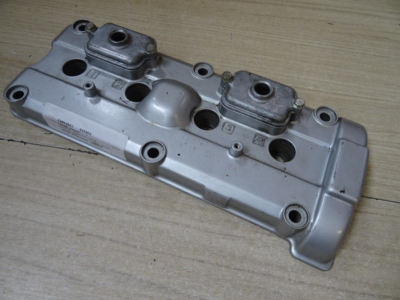 Cache culbuteurs Kawasaki 
ZX9R type ZX900E 2000/2001