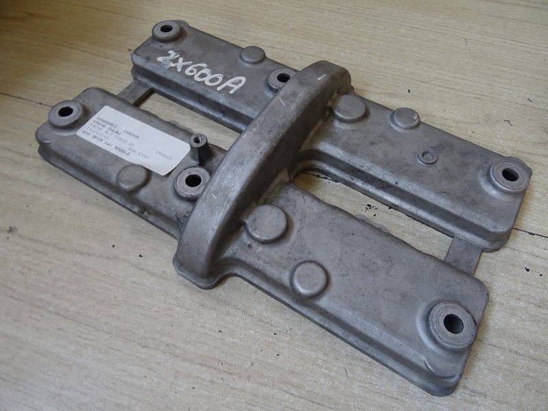 Cache culbuteurs Kawasaki 
GPZ 600 R type ZX600A 1985/1986
