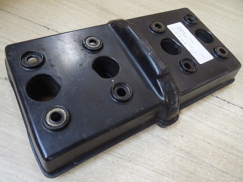Cache culbuteurs Kawasaki 
GPX 750 R type ZX750F 1987/1990
