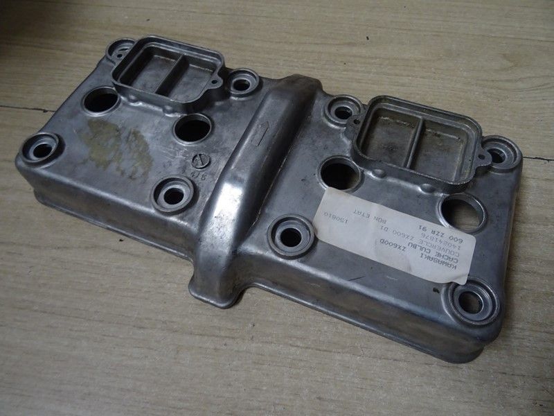 Cache culbuteurs Kawasaki 
ZZR 600 type ZX600D 1991/1992