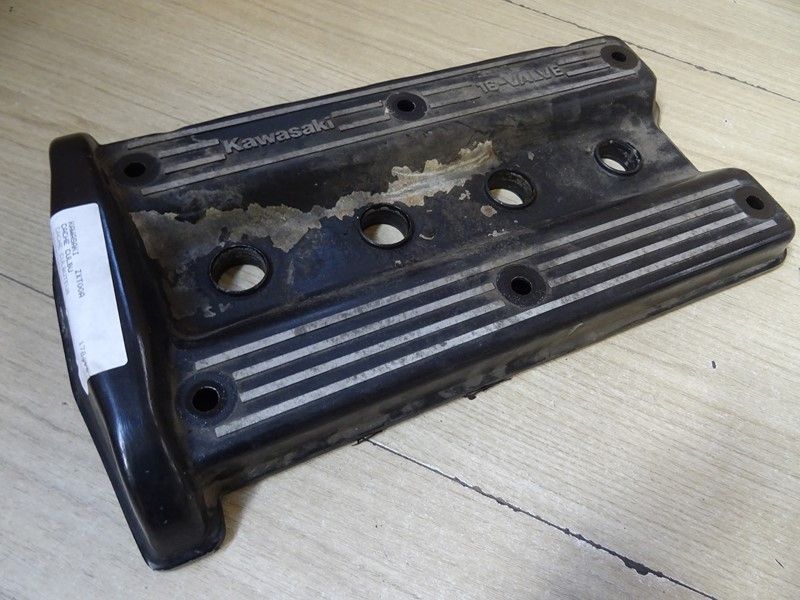 Cache culbuteurs Kawasaki 
GPZ 1000 RX type ZXT00A 1986/1988