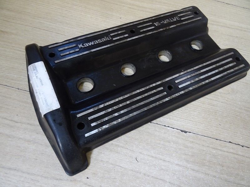Cache culbuteurs Kawasaki 
GPZ 900 R type ZX900A 1984/1993
