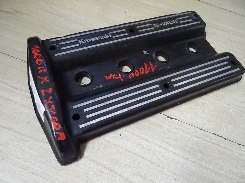Cache culbuteurs Kawasaki 
GPZ 1000 RX type ZXT00A 1986/1988