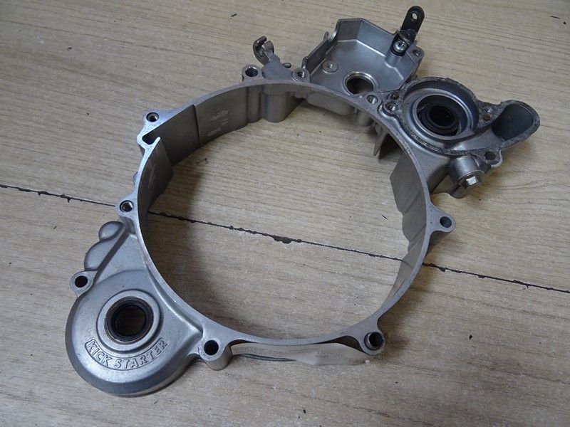 Carter intérieur d'embrayage kawasaki 
KR1 type KR250B 1989/1990