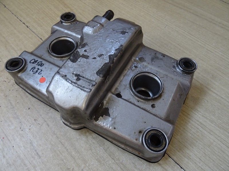 cache culbuteur Honda 
CB 500 type PC32 1996/2003