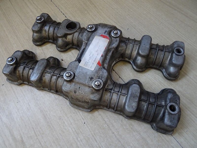 cache culbuteur Honda 
CB 750 K type RC01 1979/1982