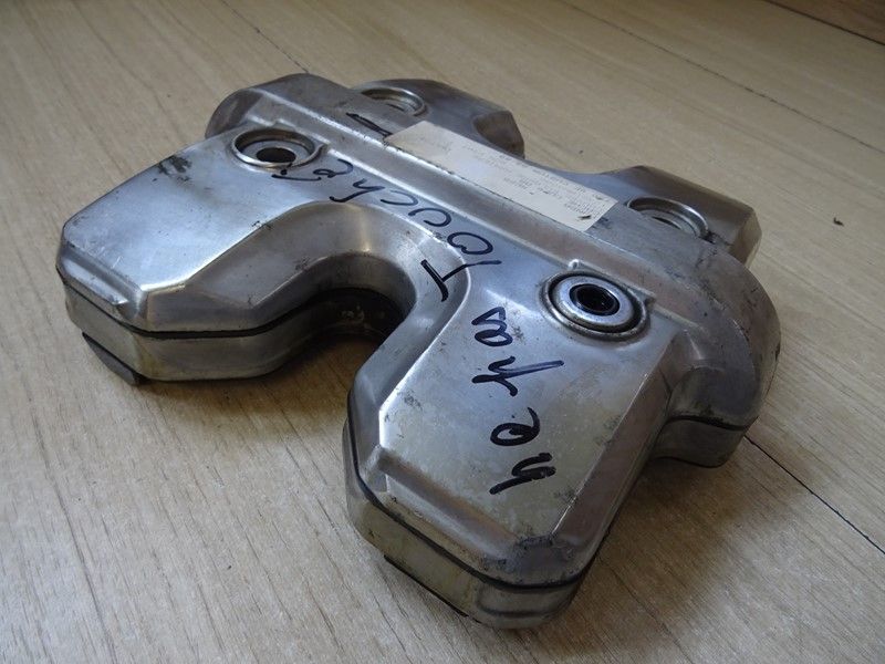 Cache culbuteur arrière Honda 750 VFC type RC28 1988/1989