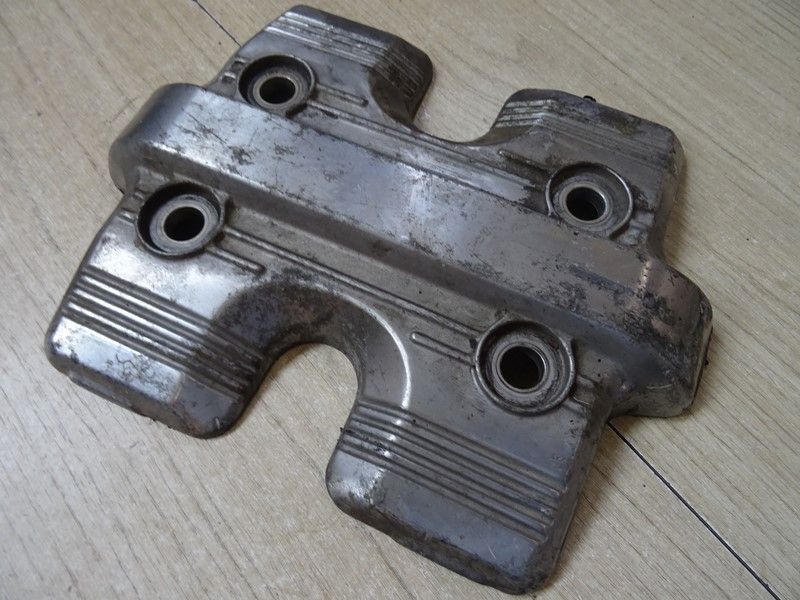 Cache culbuteur arrière Honda 
750 VFS type RC07 1982/1985