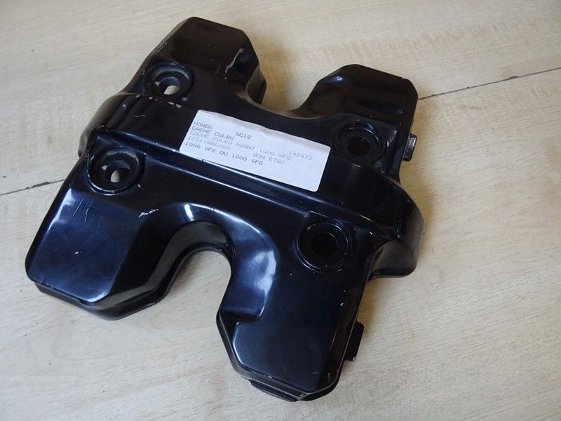 Cache culbuteur avant Honda 
VF 1000 F2 type sc19 1985/1988