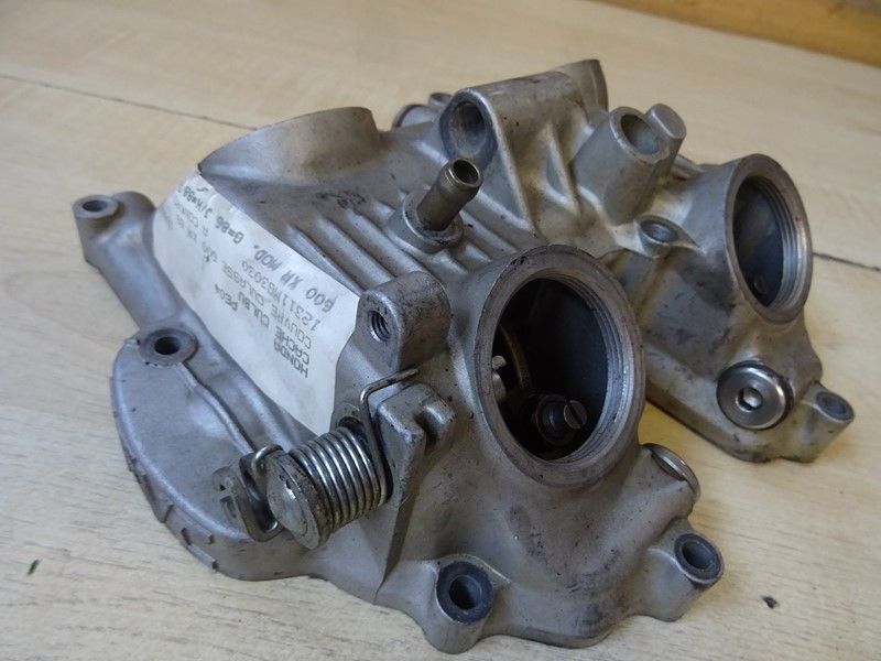Cache culbuteur Honda 
600 XR type PE04 1986/1989