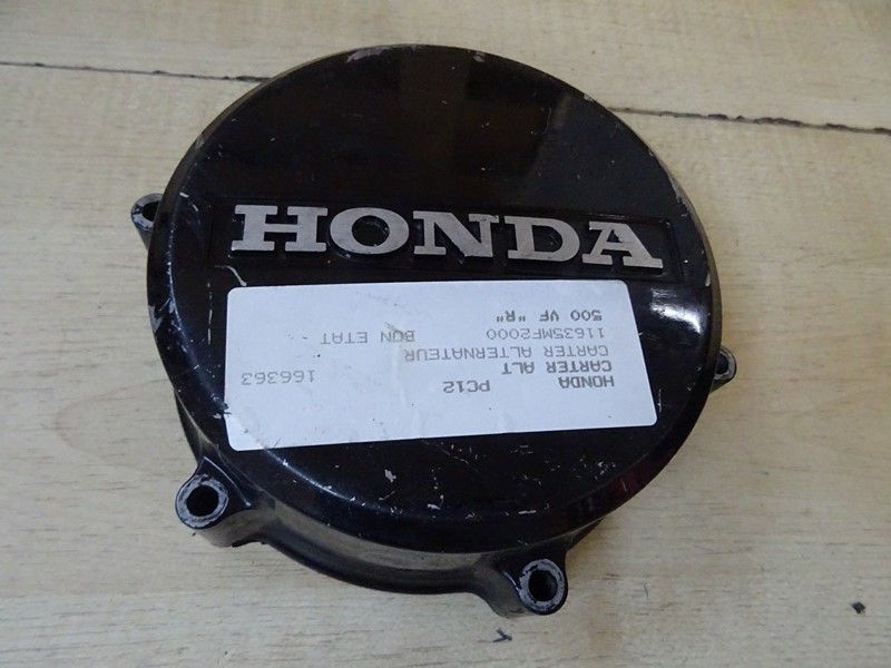 Carter d'alternateur Honda  
VF 500 F2 type PC12 1984/1987