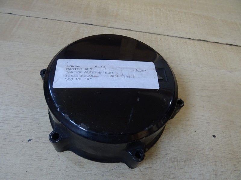 Carter d'alternateur Honda  
VF 500 F2 type PC12 1984/1987