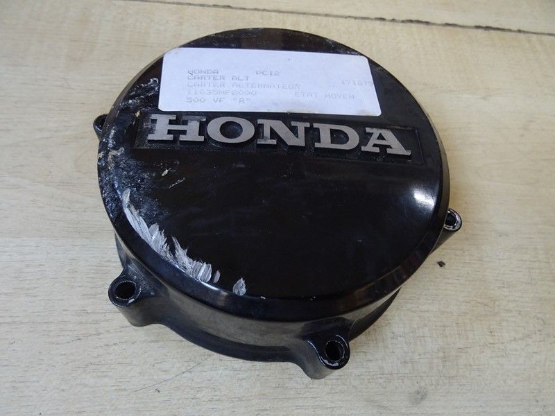 Carter d'alternateur Honda  
VF 500 F2 type PC12 1984/1987