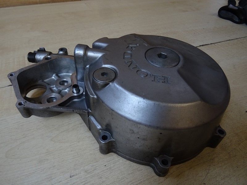 Carter d'alternateur Honda NX 650 type RD02 1988/1994