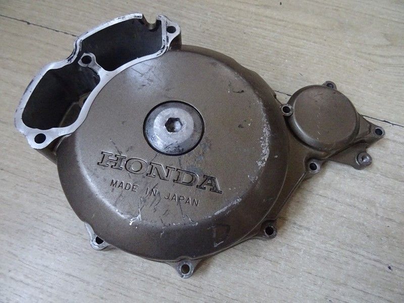 Carter d'alternateur Honda 
750 XRV Africa Twin type RD04 1990-1992