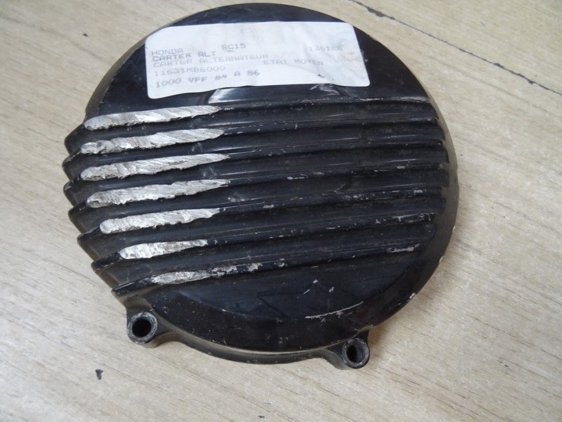 Carter d'alternateur Honda VF 1000 F type SC15 1984/1985 // 
VF 1000 F2 type SC19 1985/1988