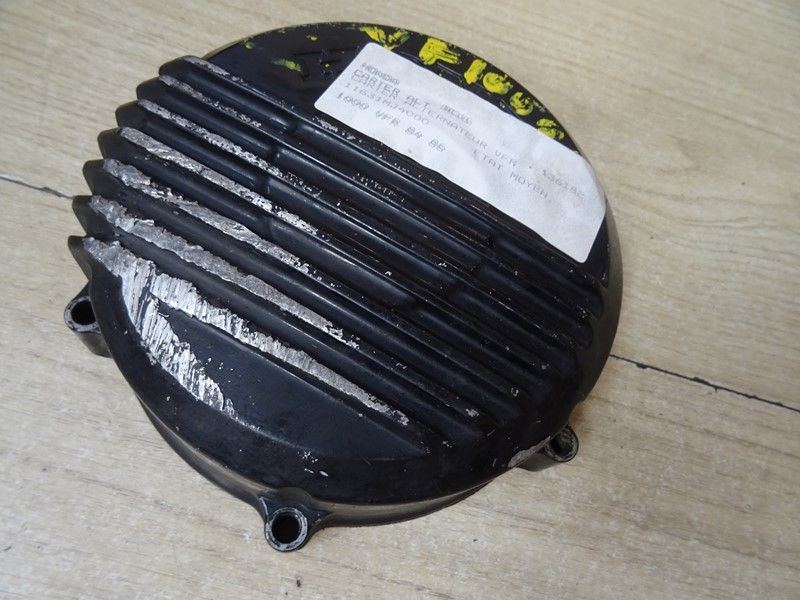 Carter d'alternateur Honda VF 1000 F type SC15 1984/1985 // 
VF 1000 F2 type SC19 1985/1988