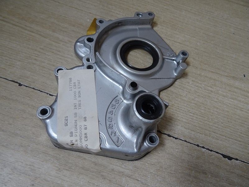 Carter intérieur de sortie de boite Honda 
1000 CBR type SC21 1987/1988