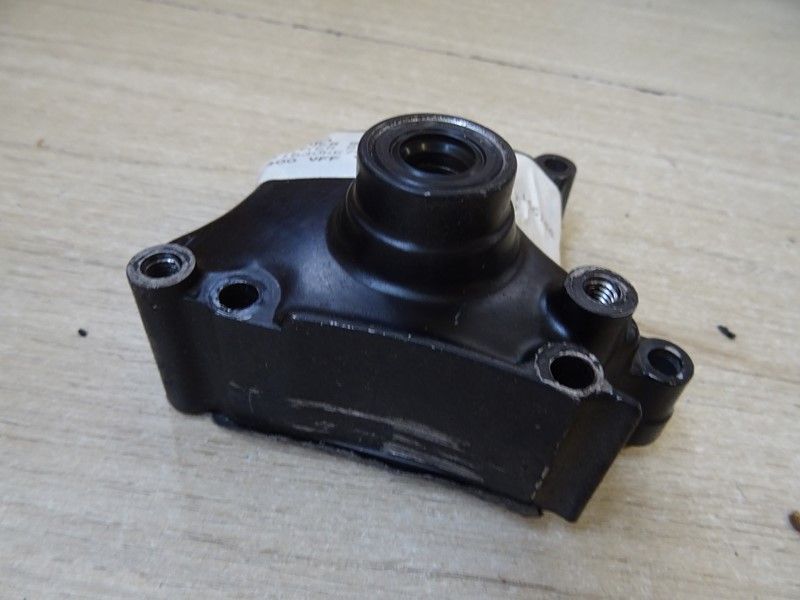 Carter intérieur de sortie de boite Honda 400 VFF type NC13 1983