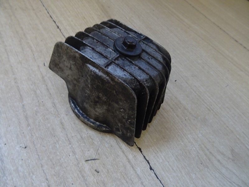 Carter de filtre à huile Honda CB 750 K type RC01 1979/1982 // 
CB 900 F type SC01 1979/1983