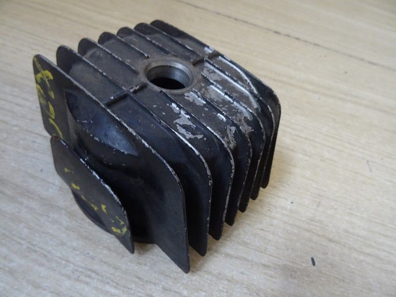 Carter de filtre à huile Honda 
650 CBXE type RC13 1983/1985