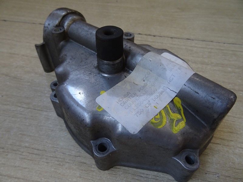 Carter de remplissage d'huile Honda CB 750 K type RC01 1979/1982 // 
CB 900 F type SC01 1979/1983