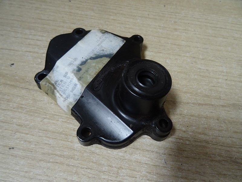 Carter intérieur de sortie de boite Honda 400 NSR type NC19 1985/1986