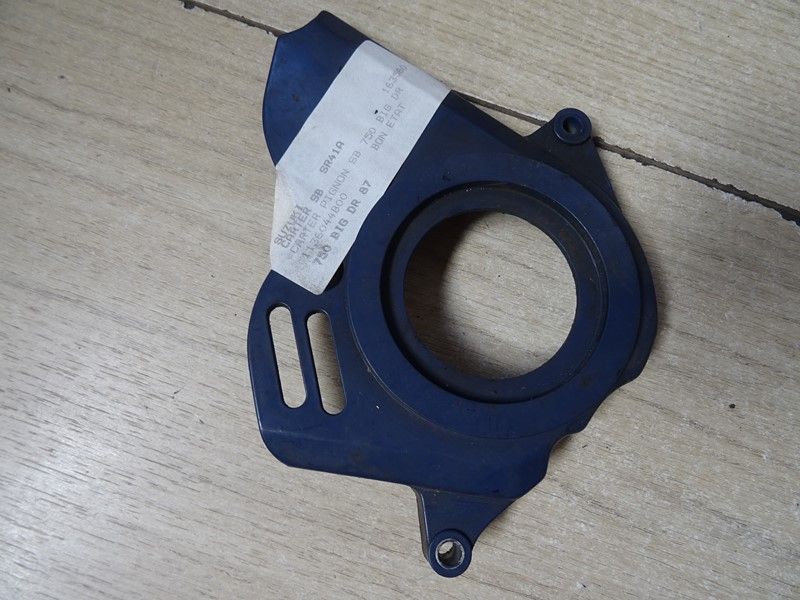 Carter de sortie de boite Suzuki 
750 DR type SR41A 1988/1989