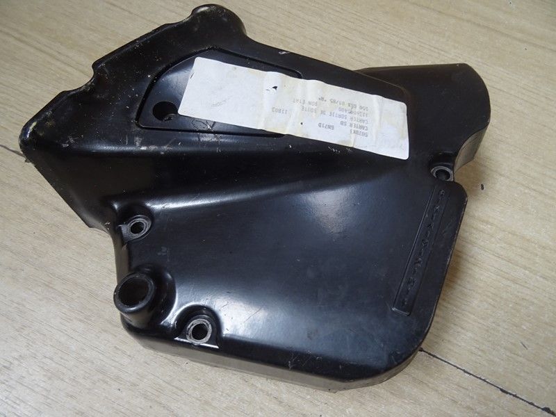 Carter de sortie de boite Suzuki GSX 550 type GN71D 1984/1985