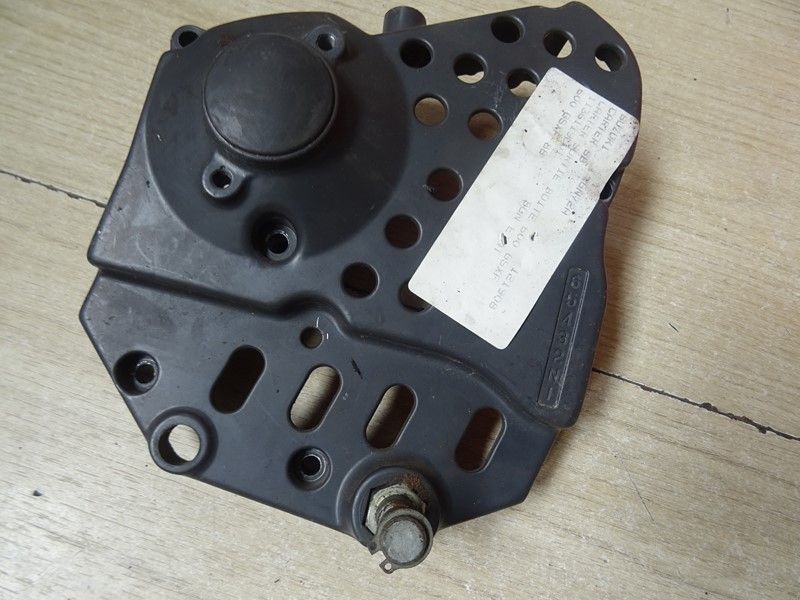 Carter de sortie de boite Suzuki 600 GSXF type GN72A 1988/1995