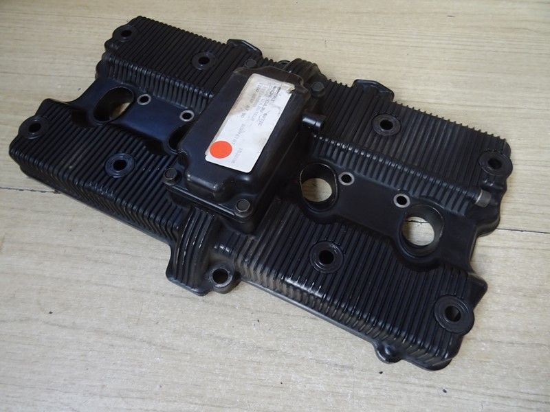 Cache culbuteurs Suzuki 
1100 GSXF type GV72A à GV72C 1988/1993