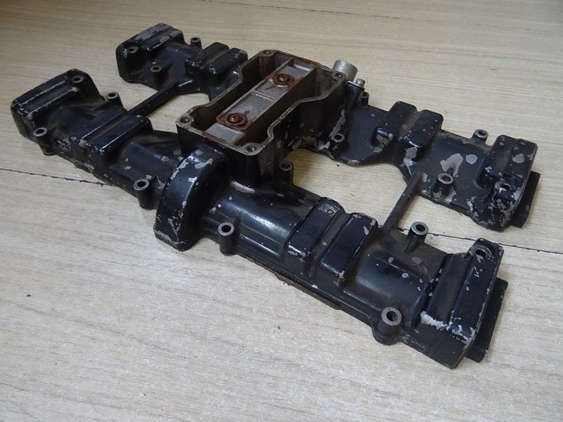 Cache culbuteurs Suzuki 
GSX 750 type GS75X 1980/1982
