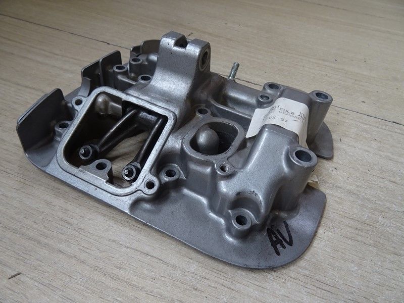 Cache culbuteurs et paliers avant Suzuki 800 VX