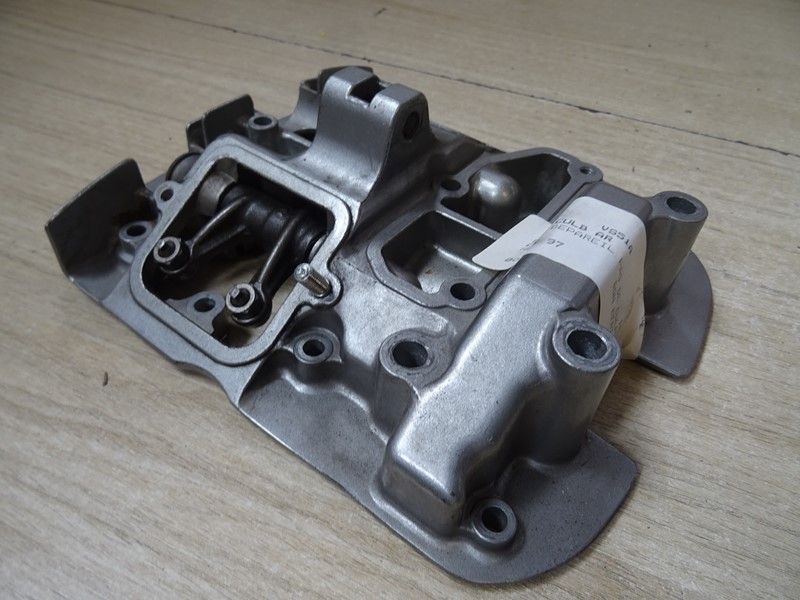 Cache culbuteurs et paliers arrière Suzuki 800 VX