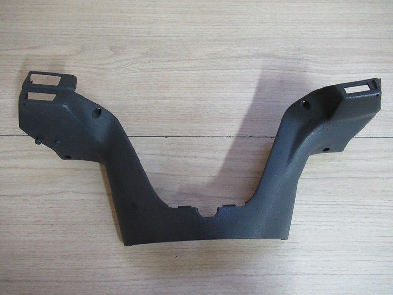 Couvercle inférieur de guidon Honda PC800 1989-1993 (53115-MR5-0100)
