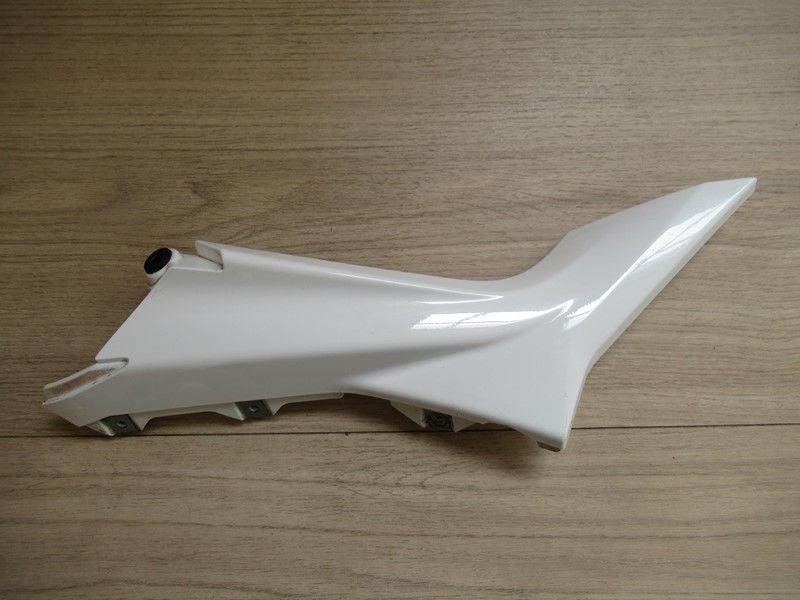 Cache latéral droit MV Agusta 800 Brutale 2012-2013