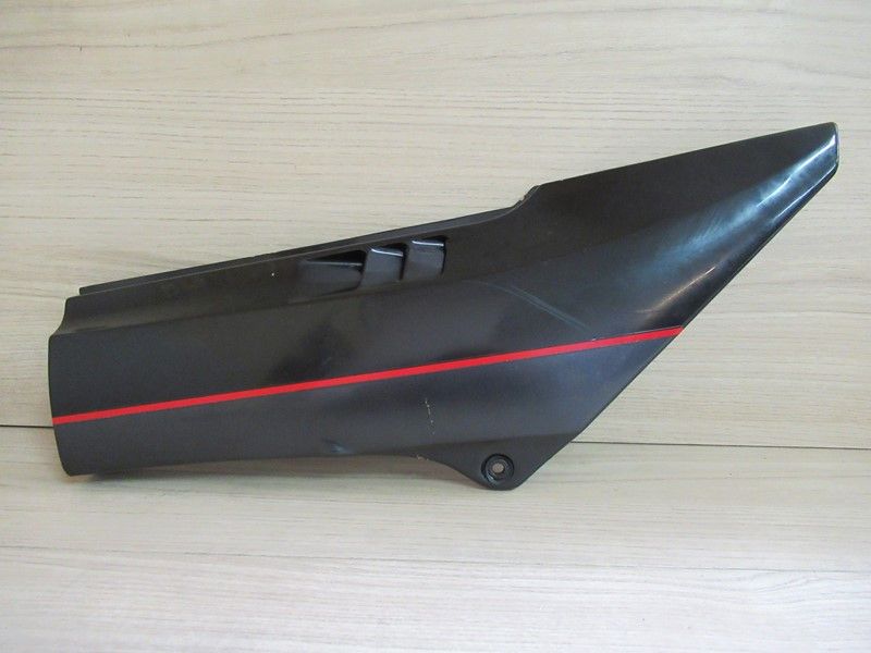 Cache latéral arrière droit Kawasaki GPZ1000 RX 1986-1988