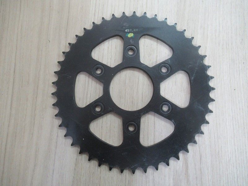 Couronne 45 dents KTM 125 Duke 2017-2021
