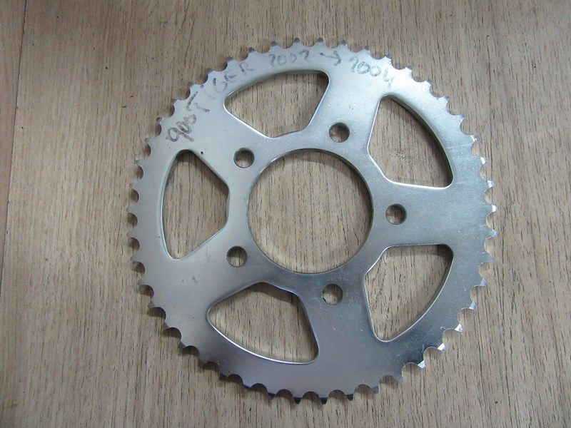 Couronne neuve  Triumph 900 Tiger 2002-2004