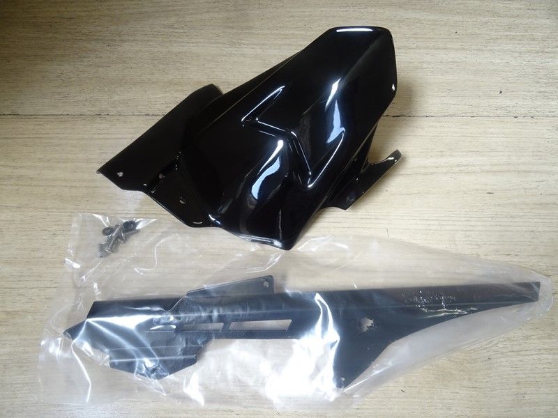 Garde boue arrière et carter chaîne Suzuki 750 GSR type C5111/C5211/C5112 2011/2016