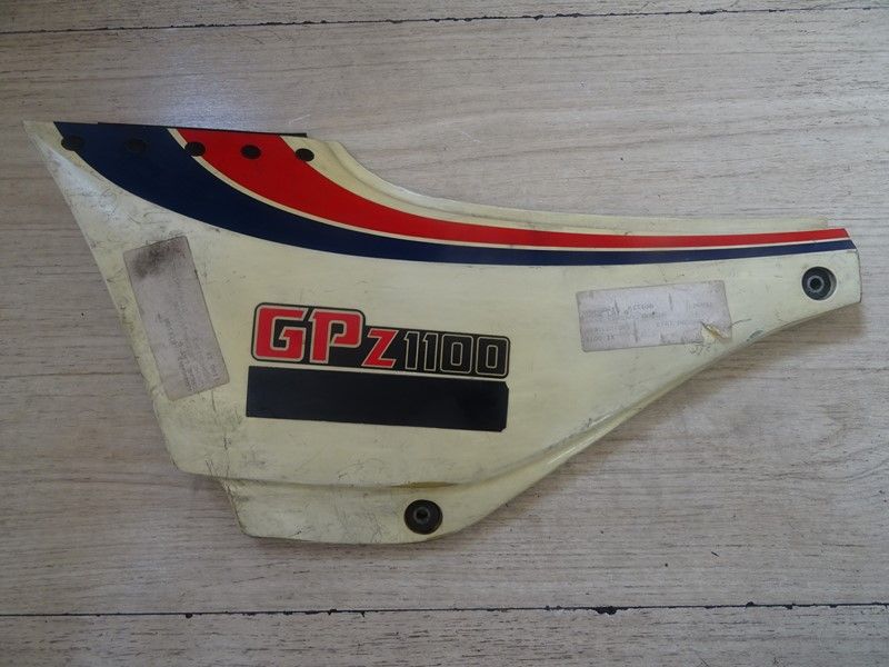 Cache latéral gauche Kawasaki 1100 GPZX type ZXT10A 1983/1985 (36001-1204)