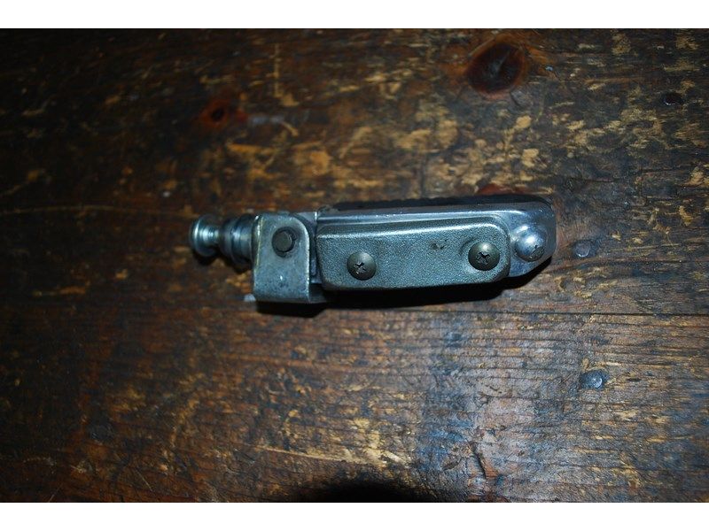 Ropose pied avant droit Suzuki 1200 Bandit 1996-99